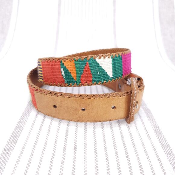 Vintage Guatemalan Embroidered Leather Belt Size 28 Boho Artisan Handmade Artsy - Picture 2 of 8
